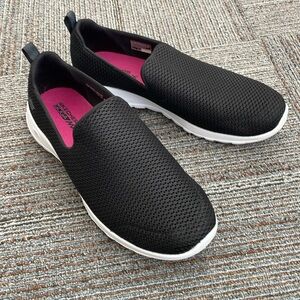Skechers Go Walk Goga Max slip ons - Black